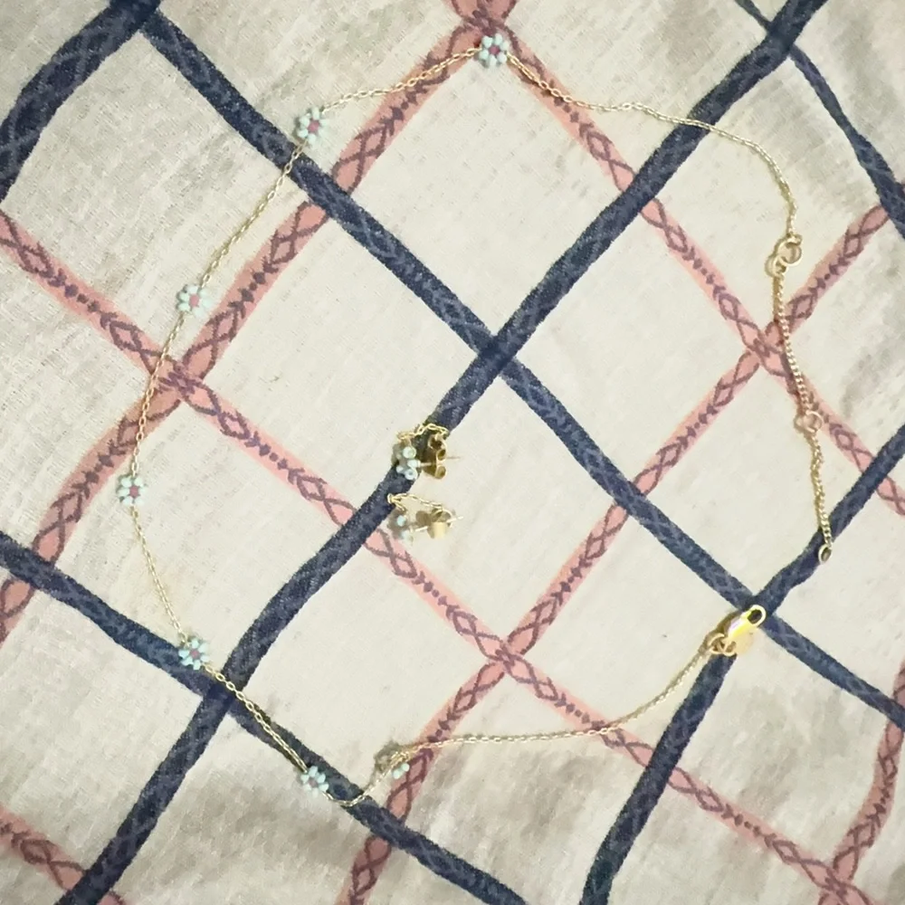 Madewell Elegant Gold and Blue Floral Necklace and Earrings - Picture 1 of 3